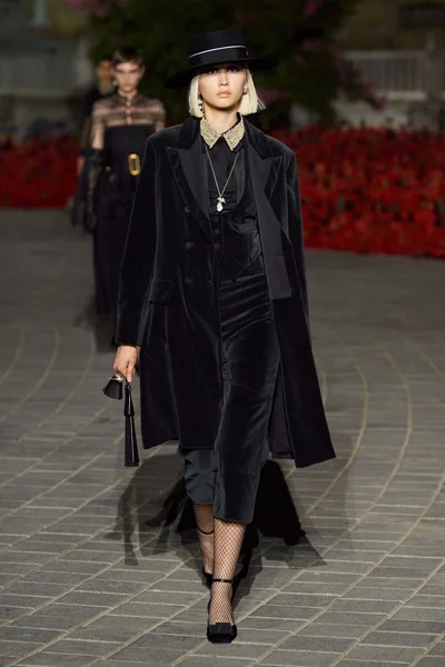 Look 96